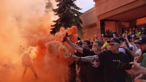 Шевченковский райсуд предупредил митинговавших в поддержку Стерненко об ответственности