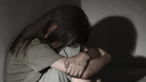 Одесского полицейского подозревают в изнасиловании несовершеннолетней