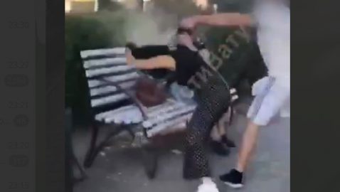 Появилось видео нападения Нацкорпуса на сторонников ППШ в Харькове