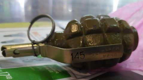 В Запорожской области пьяный экс-участник АТО угрожал гранатой в магазине