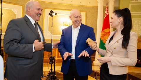 Бацман: Лукашенко рассказал Гордону, что воевал бы за Крым