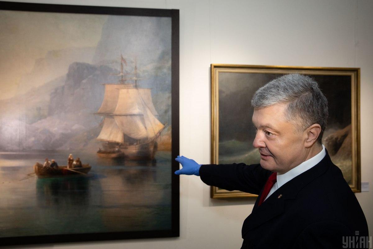 Суд вернул Порошенко арестованную коллекцию картин