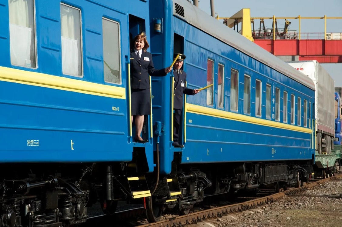 Криклий: проводникам Укрзализныци разрешат пользоваться газовыми баллончиками
