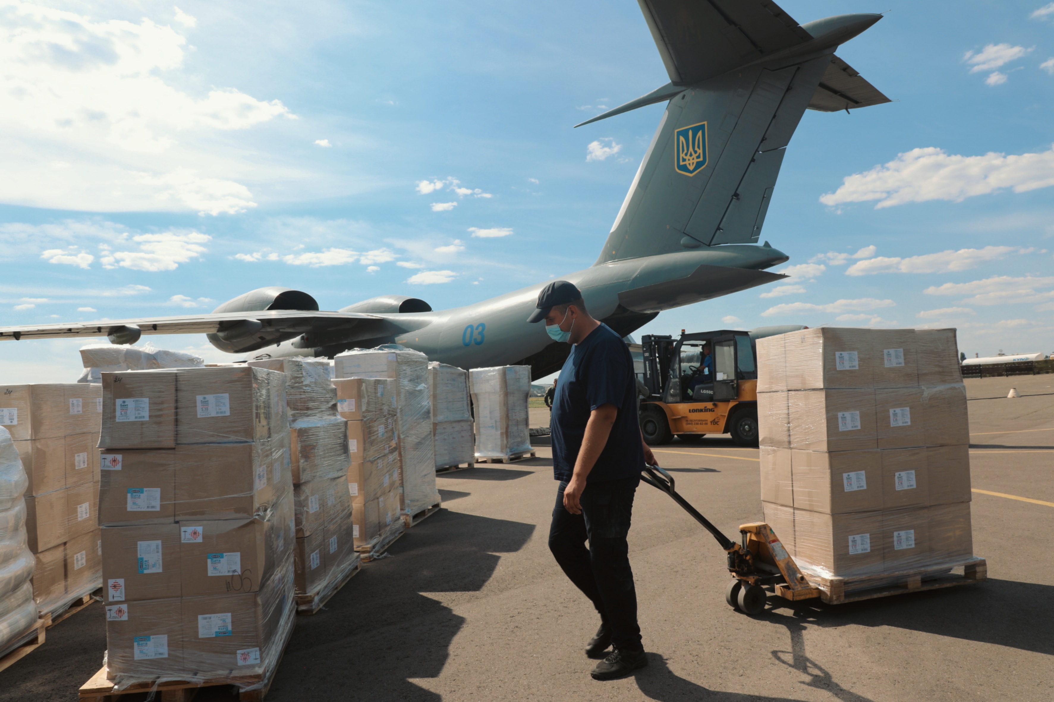 Украина отправила гуманитарную помощь в Бейрут