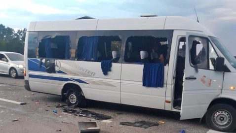 Нацкорпус и «Азов» расстреляли автобус на трассе Киев-Харьков, есть погибшие — Кива