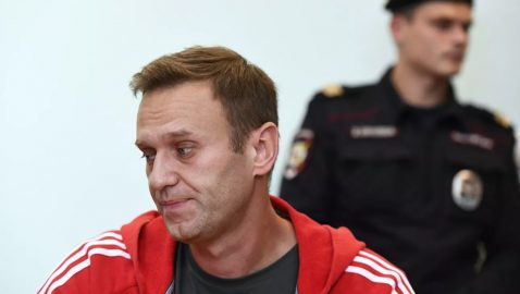 Омский Минздрав: в анализах Навального нашли алкоголь и кофеин