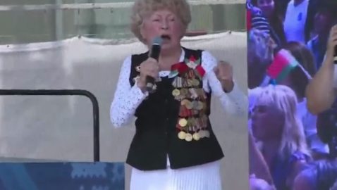 На митинге сторонников Лукашенко ветеран спела «День Победы» (видео)