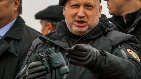 Турчинов: у Зеленского есть все возможности реализовать наступление на Крым