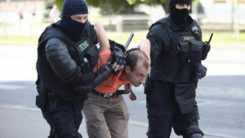 Задержанные в Беларуси обвинили силовиков в жестокости