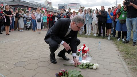 В Минске послы стран ЕС возложили цветы на месте гибели митингующего
