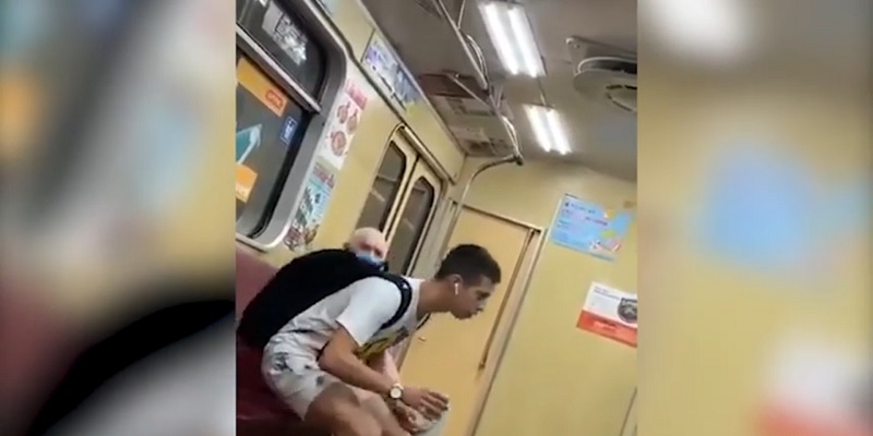 «Ты на меня дышишь своим ковидом!»: в харьковском метро пенсионер отчитал парня за отсутствие маски