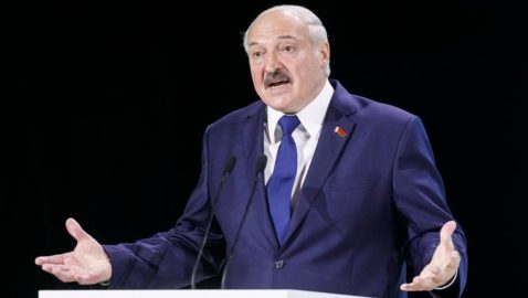 Лукашенко об избиениях: получили те, кто в изоляторе бросался на ментов