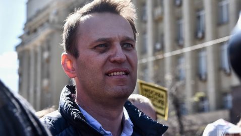 Медики разрешили перевезти Навального в Германию