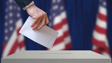Американские спецслужбы назвали публикацию плёнок Деркача вмешательством в выборы президента США