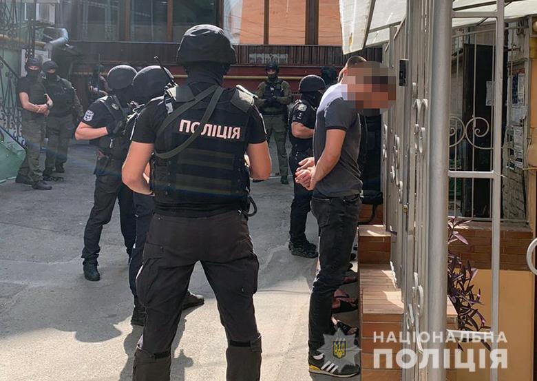 Спецназ задержал шесть человек в центре Киева
