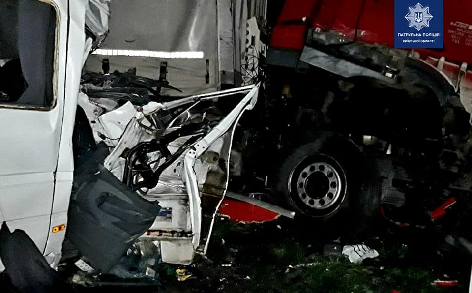 ДТП на трассе Киев-Харьков: 5 погибших, 20 пострадавших