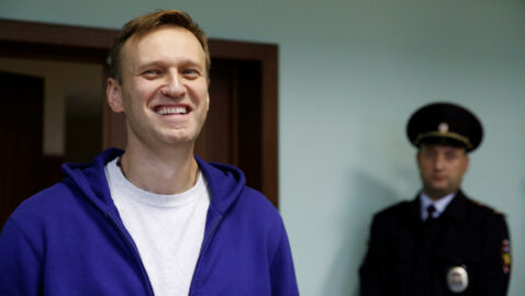 Навальный выложил первый пост после отравления
