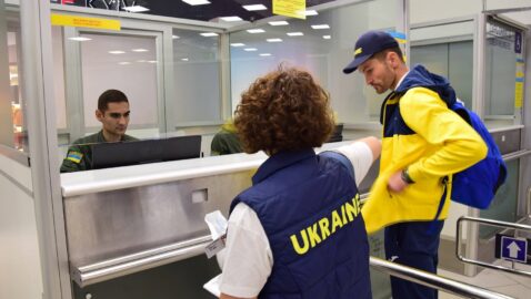 В Украину не пустят иностранцев без «коронавирусной страховки»