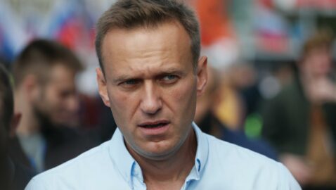 Навальный полностью пришёл в сознание и может говорить