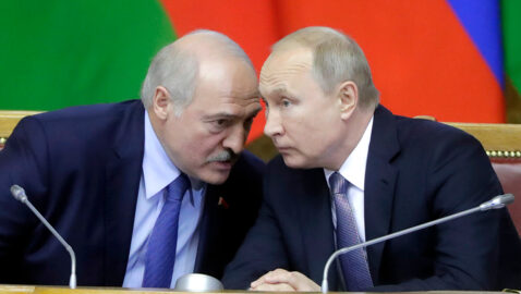 Лукашенко заявил, что Путин просил его «по-отечески» поговорить с Зеленским