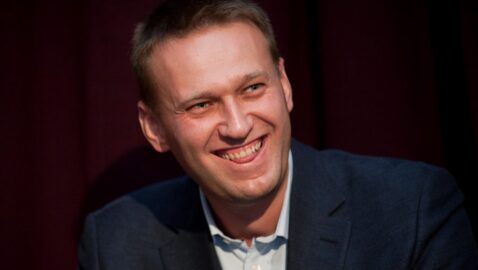 Навальный требует вернуть одежду, в которой он был в день отравления