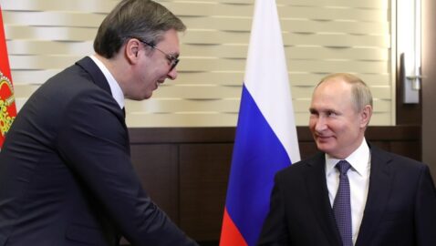 Путин извинился перед президентом Сербии за пост Захаровой с кадром из «Основного инстинкта»