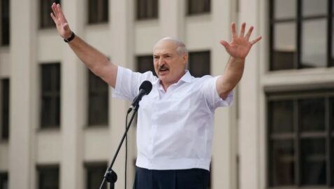 Лукашенко пообещал, что Беларусь вступит в войну, если Запад нападет на Россию