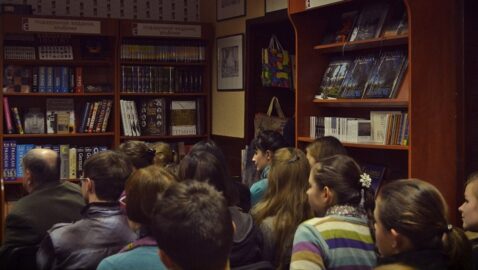 Сеть книжных магазинов предсказала увеличение доли русскоязычных книг на украинском рынке