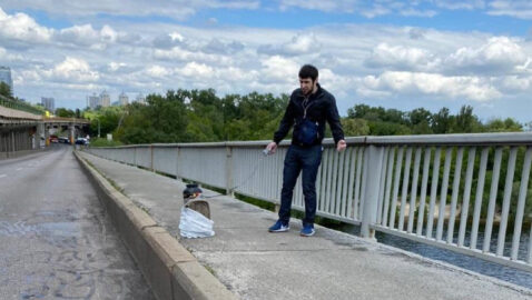 «Минера» моста Метро в Киеве выпустили из психбольницы