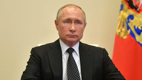 Путин рассказал Макрону о попытках Украины выборочно соблюдать Минские соглашения