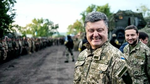 «Пусть знает вся Украина»: Порошенко пять лет носил украинские берцы