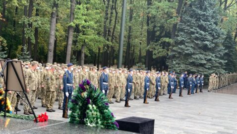 В Харькове прощаются с одним из курсантов, погибших при крушении Ан-26 (фото)