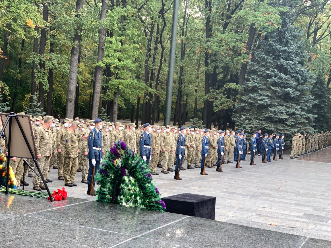 В Харькове прощаются с одним из курсантов, погибших при крушении Ан-26 (фото)