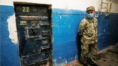 Украинским заключенным разрешат либеральные прически и украшения
