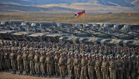 Армения обвинила Азербайджан в ударе по Степанакерту и привела войска в высшую боевую готовность