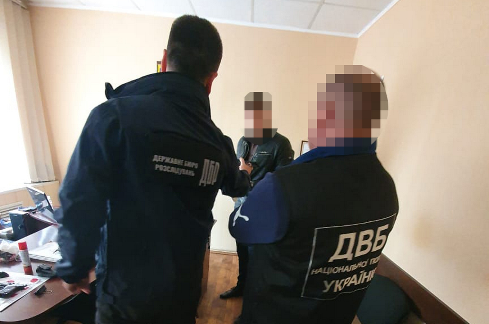 В Николаеве 6 полицейских выбивали признания у подозреваемого в воровстве электроэнергии