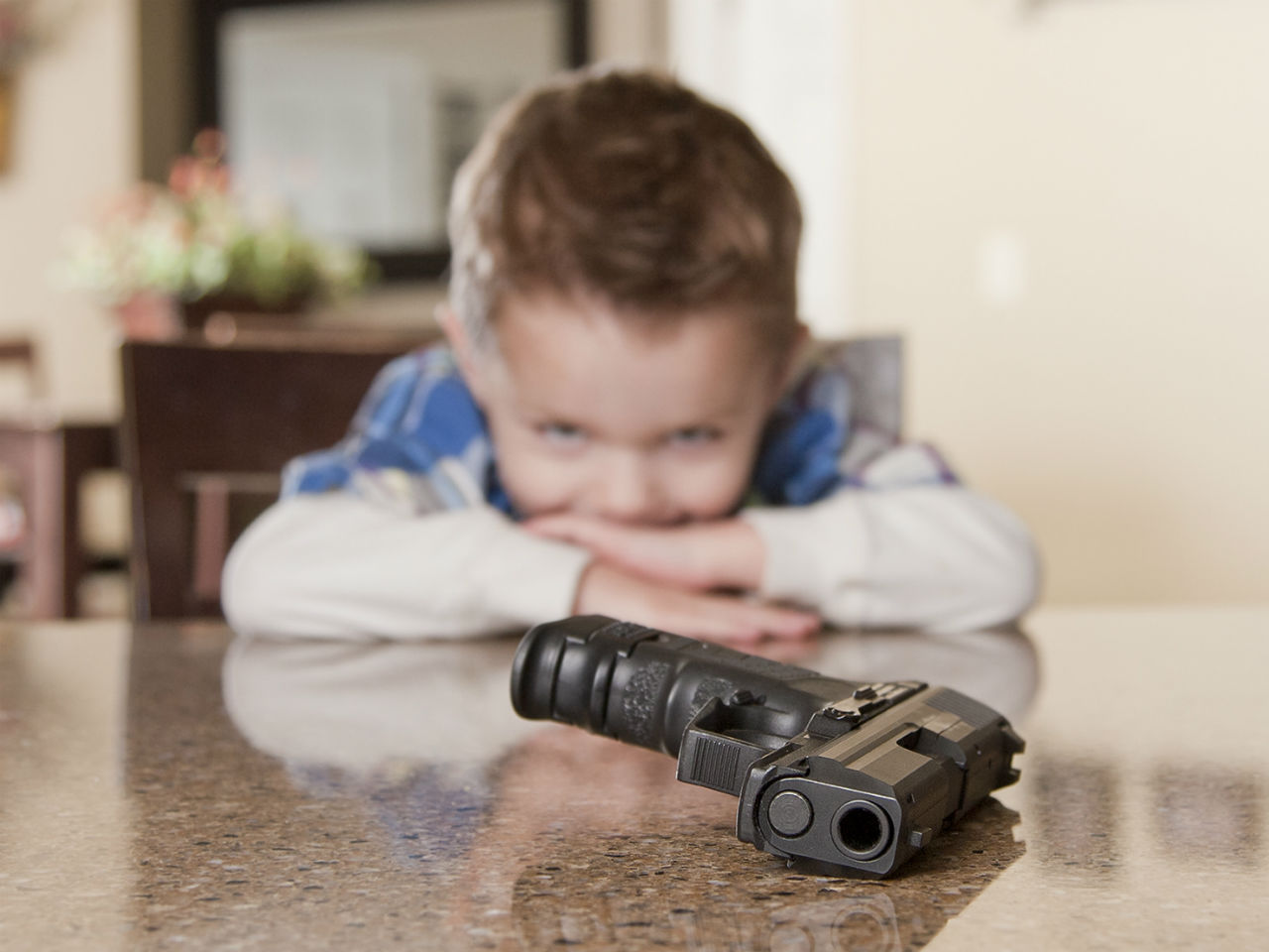 В США 3-летний ребёнок застрелился на собственном дне рождения