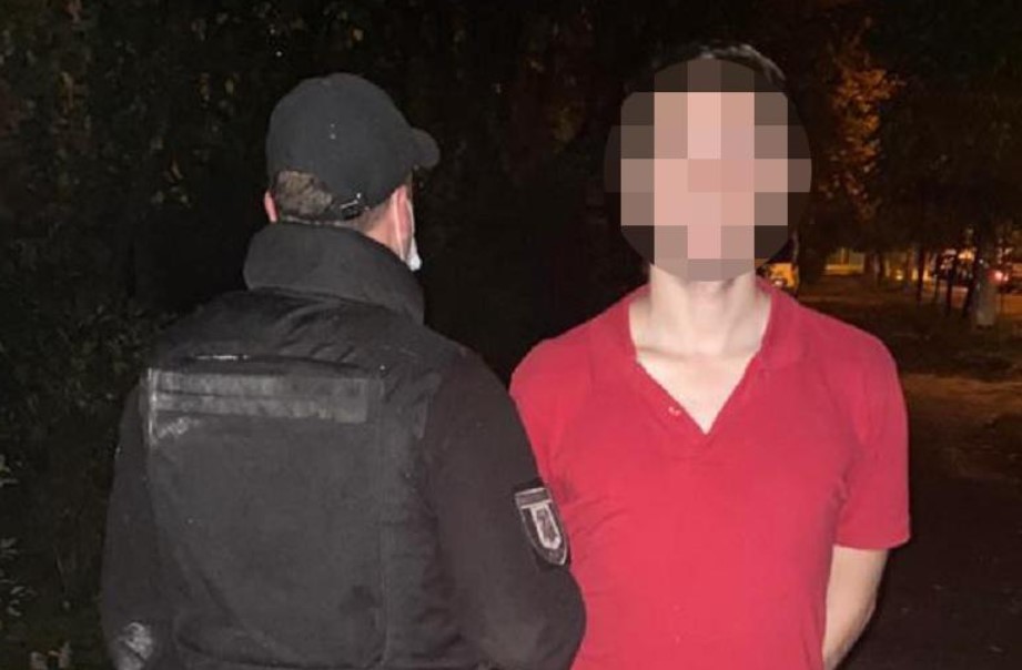 В Киеве полиция за сутки раскрыла кражу в доме у иностранного дипломата