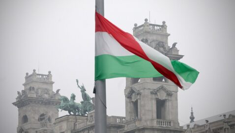Венгрия обсуждает, чем ответить Украине на запрет въезда ее чиновнику