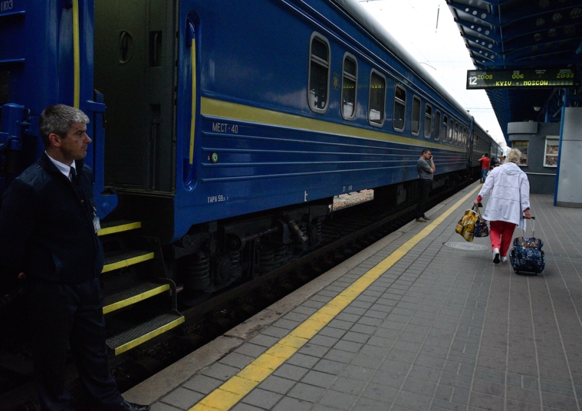 «Укрзализныця» закрыла продажу билетов из Ужгорода и ряда станций
