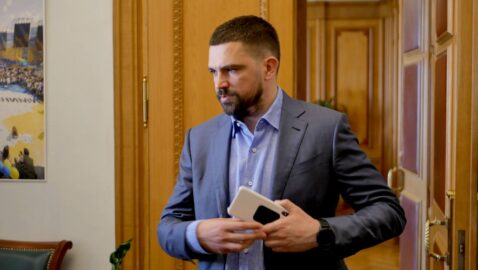 Советник главы ОП объяснил, за что уволили Трофимова
