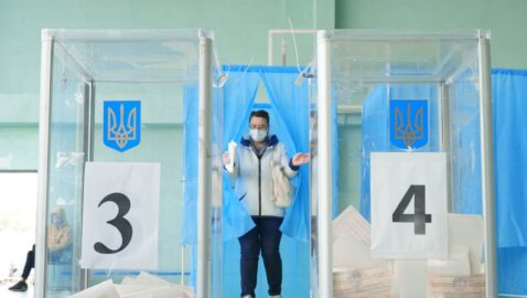 В Полтаве члены избиркомов получили СМС с призывом не идти на выборы