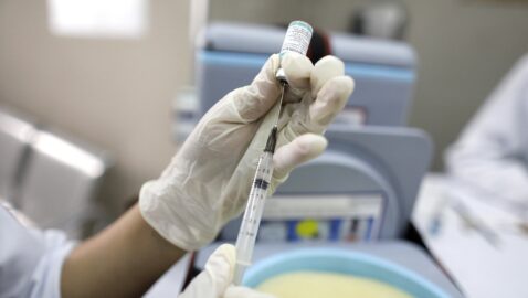 Украина может получить вакцину от коронавируса бесплатно — Ляшко