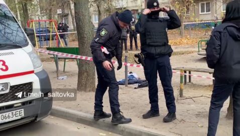 Появилось видео взрыва гранаты на детской площадке в Харькове
