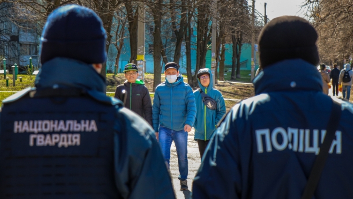 «Заражаются по дороге». В Кабмине объяснили закрытие ресторанов