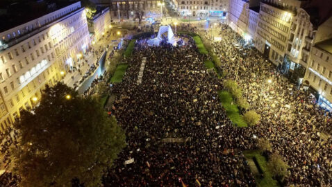 Польша из-за протестов отложила запрет абортов