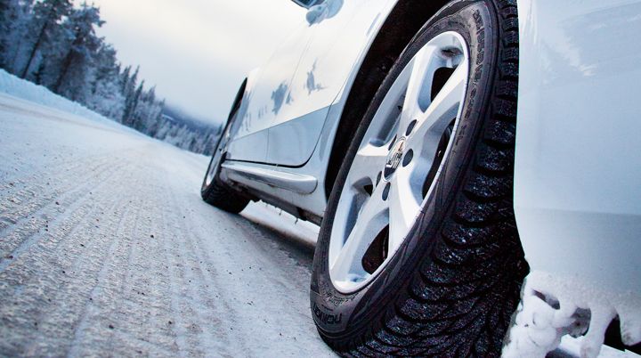 В Украине могут начать штрафовать водителей за летнюю резину зимой