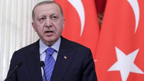 Эрдоган поздравил Азербайджан с «освобождением Шуши». Армения утверждает, что бои продолжаются