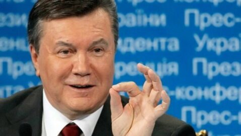 Суд отменил заочный арест Януковича