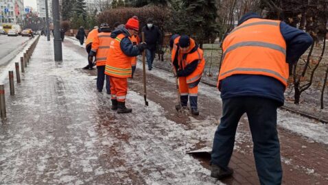 В Киеве рассказали, как борются с гололёдом